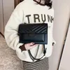 Black v Pattern PU кожаные женские цепные сумка на плечо сплошной цвет раскладки с крестообразными сумки покупатели простые роскошные сумки мешок