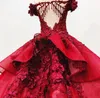 2022 Luxueux Bourgogne Robe De Bal Quinceanera Robes Hors Épaule Dentelle Appliques Perles De Cristal Avec Fleurs Florales 3D Chapelle Train Fête Robes De Soirée