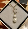 CLAVICle Pearl Pendant Necklace For Woman Fashion Charm Halsband Giftlängd Infällbar kedja Halsband Högkvalitativ smycken1931925