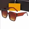 2021 New Designer Sunglasses 브랜드 안경 야외 파라솔 PC 프레임 패션 클래식 레이디스 럭셔리 1074 선글라스 그늘 거울 여성