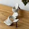 Dernières pantoufles en cuir surface tressée femmes à talons pantoufles mode chaussures de nouveauté sandales de qualité T0p Designer tête carrée bout exposé femmes