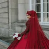 赤いドバイアラビアボールガウンのウェディングドレスイスラム教徒の長袖ビーズレースアップリケプラスサイズカスタムメイドのブライダルガウンローブデマリエ