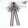 Pins, broscher Zhini Mode Design Kvinnor Bow Tie Big Flower Ribbon Pins Trendy Bowknot Collar Crossage Slips Tillbehör Brosch Pin