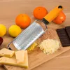 Outils de cuisine Râpe à zesteur fine portable Râpes à fromage avec lame tranchante en acier inoxydable Housse de protection Brosse de nettoyage pour citron/parmesan/chocolat
