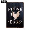 2021 Lustiger Freund Huhn Best In Town Farm Fresh Eggs Metallschild Blechplakat Outdoor Home Decor Bar Wandkunst Metallgemälde 20 x 30 cm