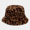 Faux Fur Fishman Cap Ladies Vintage Lampart Jesień Zima Zagradzenie Ciepłe Płaskie Kapelusz Outdoor Wszystkie Dopasowane Miękkie Wiadro Kapelusze RRA3902