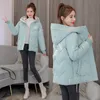 Femmes Parkas Vestes Hiver Mode À Capuche Épaissir Manteaux Rayé Femmes Court Vers Le Bas Coton Parkas Poche Chaud Femme outwear 201214