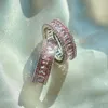 Anello principessa in argento sterling 925 di moda Anelli rosa 5A con zirconi cubici Taglia 5-10 per le donne Anello con diamante ovale a cuore Designer di gioielli di lusso Regalo Anello da sposa per matrimonio