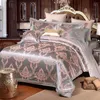 Housse de couette de style explosif Pur coton de style européen Satin Jacquard Broderie Quatre pièces Fournitures de literie Ensembles de mariage Beaucoup de couleurs Vente