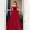 Nieuwe mode donkerrood een lijn prom jurken off shoulder fluwelen top tule speciale gelegenheid jurken formele jurk avondjurken met sjerpen