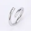 2023 Kvinnor älskar ringar Titanium Steel CZ Diamond Designer Single Nail Ring European American Classic Casual Par Rose Gold Silver Luxury Jewelry Gift