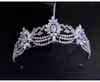 2021 Nowy Vintage Barok Bridal Tiaras Akcesoria Złoto / Srebrny Prom Nakrycia głowy Oszałamiające Sheer Crystals Wedding Tiaras i korony 1901