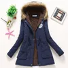 Veste d'hiver Femmes Veste ouatée Vêtements d'extérieur pour femmes Slim Manteau à capuche d'hiver Long coton rembourré Col de fourrure Parkas Plus Taille 201201