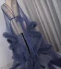 Sexy Illusion Tulle Feather Sleepwear Robes Accappatoio lungo con scollo a V Camicie da notte A Line Indumenti intimi da sposa Realizzati su misura