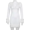 Vestido ajustado de retazos de piel de pluma blanca para mujer, vestidos cortos sexis de manga larga con capucha Kawaii para fiesta Y2K, vestidos de Navidad 2021 IAMHOTTY Y0118