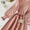 YuOomuoo mulheres românticas de malha vestido de festa rosa 2020 outono inverno v pescoço elegante chiffon manga comprida faixas vestido senhoras vestido lj200818