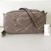 HIG高品質の女性ハンドバッグゴールドチェーンショルダーバッグクロスボディソーホーバッグディスコファッションバッグ財布財布
