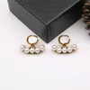 Glänsande färgglada Diamantörhängen Pearl Letter Örhängen Kvinnor Designer Örhängen Märke Charm Örhängen Rhinestone Koreanska Charm Studs