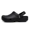 Croc Sandals Classic Clog Designer Sandal Unisex Vuxna män Kvinnor barn glider tofflor strandvattentäta skor utomhus inomhus sneakers slip-on