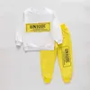 Ayı Lideri Çocuk Giyim Setleri 2020 Yeni Çocuklar Sonbahar Uzun Kollu Rahat Aktif Suits Mektup Baskı Kazak Tops ve Pantolon LJ200915
