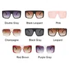 Occhiali da sole oversize alla moda Designer di marchi di plastica Female Big Frame Gradient Sun Glasses One Piece Square19161032