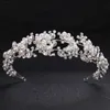 Tuanming Crystal Pearl Flower Bride pannband Kvinnor Silver Princess Bröllopshår smycken Tiara Hårband Hårtillbehör Krona Y200409