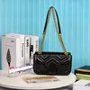 Mujer Bolsos de diseñador de alta calidad Bolso de hombro Dama Moda Clásico Bolso de cuero genuino Banquete Fiesta Bolsos de cadena negros Crossbody221G