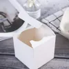 PVC-fönster Cupcake Box 7.5 * 7.5 * 7.5cm Vit Glänsande Hjärtformad Fönsterkaka Presentförstärkning Lådor för Alla hjärtans dag Bröllop