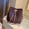 20SS Luxury Designer Néonoé Kvinnor Mode Väskor Klassisk Brev Dragkropp Bucket Causcal String Lady Handväskor Wallet Coin Purses