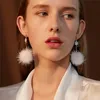15 par / partia Zima Nowa Pluszowa Ball Design Ear Drop Drop Dla Kobiet Cute Długie Wzór Snow Stud Kolczyki Stop White Dangle Kolczyk Biżuteria
