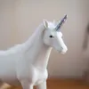 Unicorn Resina Decorazione della casa Accessori Soggiorno moderno Artigianato Statua del cavallo bianco Ornamento Tavolo da ufficio Decorazione regalo LX T200710