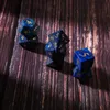 Naturliga lapis lazuli lösa ädelstenar gravyr dungeons och drakar spel-nummer-dice anpassad sten rollspel spel Polyhedron stenar tärning set prydnad grossist