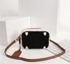 Klassisk högkvalitativ modeväskor Lyxig designer handväskor Purses Teddy Handväskor Kvinnor Lamm hår Axelhandväska Crossbody Bag 04