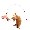 Filo Divertente Cat Stick Toys Gioca con i gatti Gatti di addestramento in filo d'acciaio con piume e campanelli Giocattoli di piume per animali domestici YHM766
