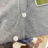 Kvinnors tröjor Designer Hoodies Sweatshirts Spring Thin Knit Button Cardigan Aging Choice Slim Simple Literary Pendining Rutin Långärmar 5oel