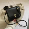 Cross Body Simple Color Color Vintage Brand Designer PU Кожаные Сумки для женщин 2021 Роскошная сумка на плечо Леди Маленькая сумка