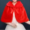 2021 Brud Winter Warm Cape Fur Shawl Cloak Wedding Ytterkläder Bolero Wrap Cape Stal Women Jacket Coat Papper för festklänningar BD6558083