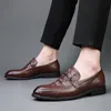 2022 Crocodile Pattern Loafers Мужчины Мужчины Натуральная Кожаная Обувь Повседневная Черные Низкие каблуки Мужские Роскошные Мокасины Высокоцветные Мужские Обувь Обувь