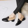 New Women Women Winter Shoes Middle Heels 3cm Classic Retro Style Design Luxo de luxo Sapatos de vestido de escritório vermelho