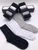 Fashionbrand Spor Uzun Çorap Pamuk Baskılı Mektup Izgara Toptan Çift Tasarımcı Çorap Kutusu Çorap Ile 5 ADET