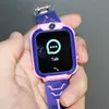 Q12 Bracciale per orologio intelligente per bambini LBS Smartwatch situato con fotocamera per chiamata con quadrante, scatola per vendita al dettaglio impermeabile per bambini, per uso interno ed esterno