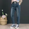 Осень Новое искусство стиль женская эластичная талия свободные хлопчатобумажные джинсовые брюки винтажные клетки вскользь джинсы плюс размер высокого качества LJ200808