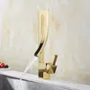 Rubinetti del bacino rubinetto in ottone oro rubinetto quadrato lavandino per il lavandino rubinetto singolo manico con impugnatura a ponte water water caldo e freddo miscelatore acque
