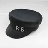 シンプルなRB帽子女性男性ストリートファッションスタイルSboy帽子黒ベレー帽フラットトップキャップドロップ船キャップ220107