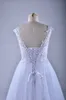 2021 Enkel Lace Bröllopsklänningar Plus Storlek Cap Kortärmad Sheer Boat Neck Applique Beaded Sequins Bridal Dress for Beach Wedding As Guest