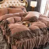 Vierdelige beddengoed sets prinses stijl koraal fleece dubbelzijdig fluwelen gewatteerde bed rok kant flanel dekbedovertrek beddengoed hoge kwaliteit