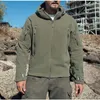 Trench da uomo Inverno Uomo Giacca tattica in pile termico 2021 Moda all'aperto Sport Cappotto con cappuccio Uomo Solido Escursionismo Giacche militari all'aperto
