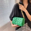 Crossbody Bag Quilting PU Couro para mulheres 2021 verão viajar baguette bolsas e bolsas grossas cadeia verde