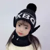 Шапочки Baby Hat Pompom зимняя детская шапка вязаная милая крышка шарф костюм для девочек мальчик повседневная сплошная цветная шапка младенческая шапочка Y21111
