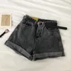 Fitaylor Nieuwe Summer Women Vintage Wide Leg Hole Denim shorts met riem Casual vrouwelijke losse vaste kleur blauw jeans shorts 210306